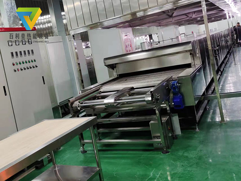 熱烈祝賀我公司新疆客戶定制的馕餅隧道爐已到達現(xiàn)場安裝！